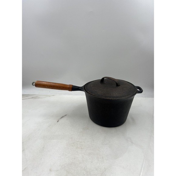 Vintage Cast Iron Saucepan 3 Quart With Lid Wooden Handle Taiwan Camping Pot
